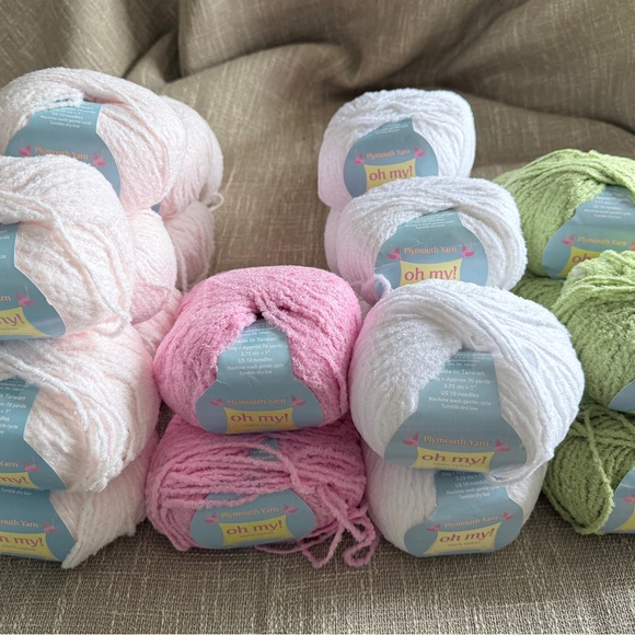 Lot of 24 Skeins Plymouth Yarn 